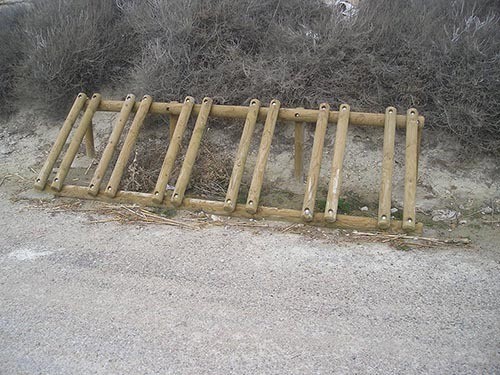 Aparcabicis rústico modelo Caminos Naturales