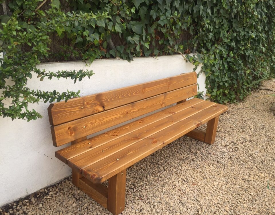 bancos rústicos de madera para exterior