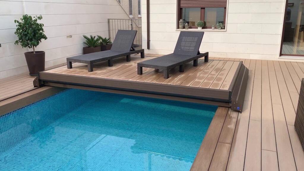 cubrir una piscina con madera