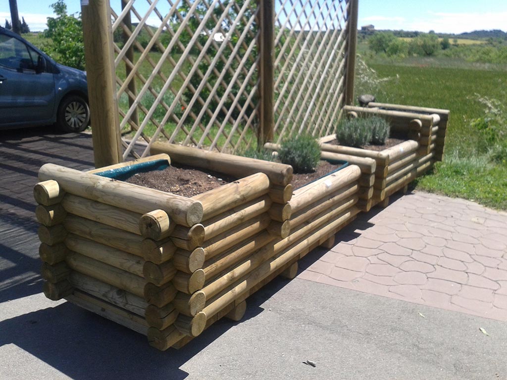 Madera en el jardín