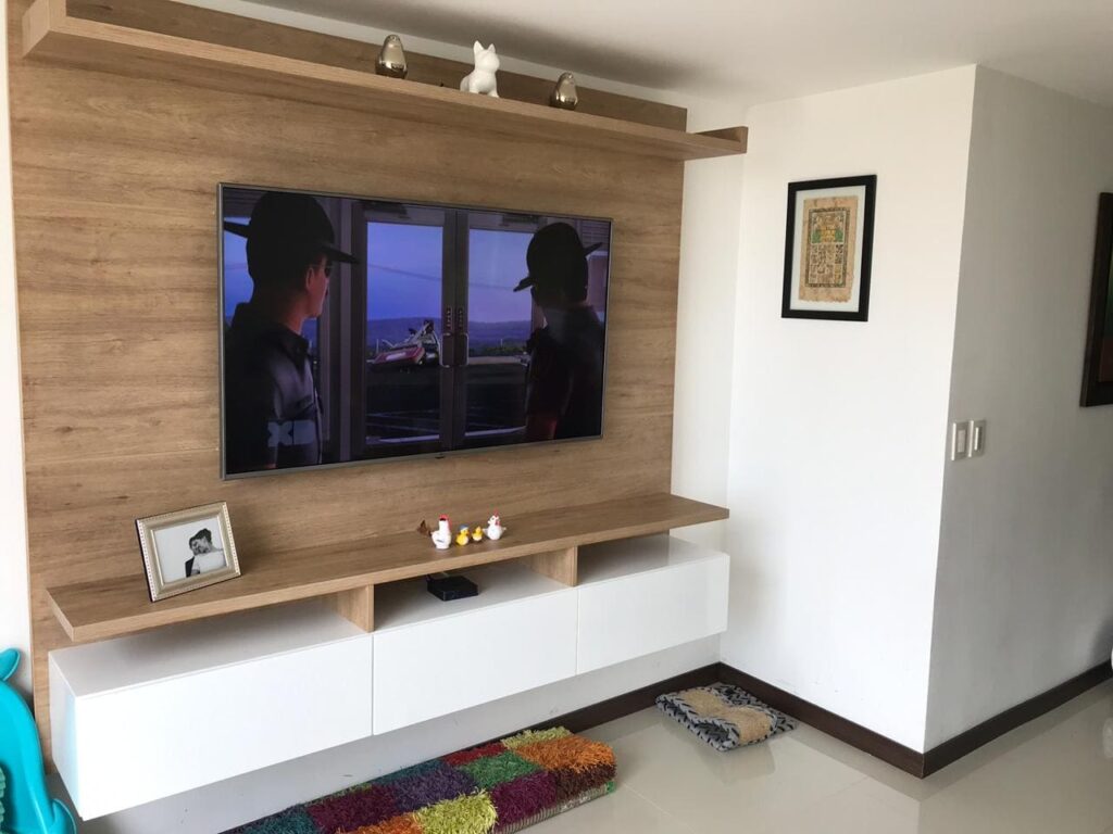 Mueble de TV en madera