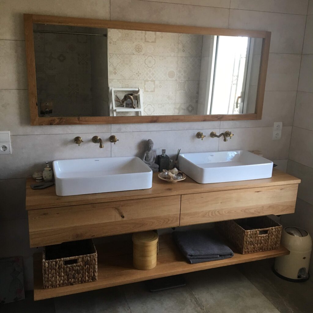 Mueble de baño de madera